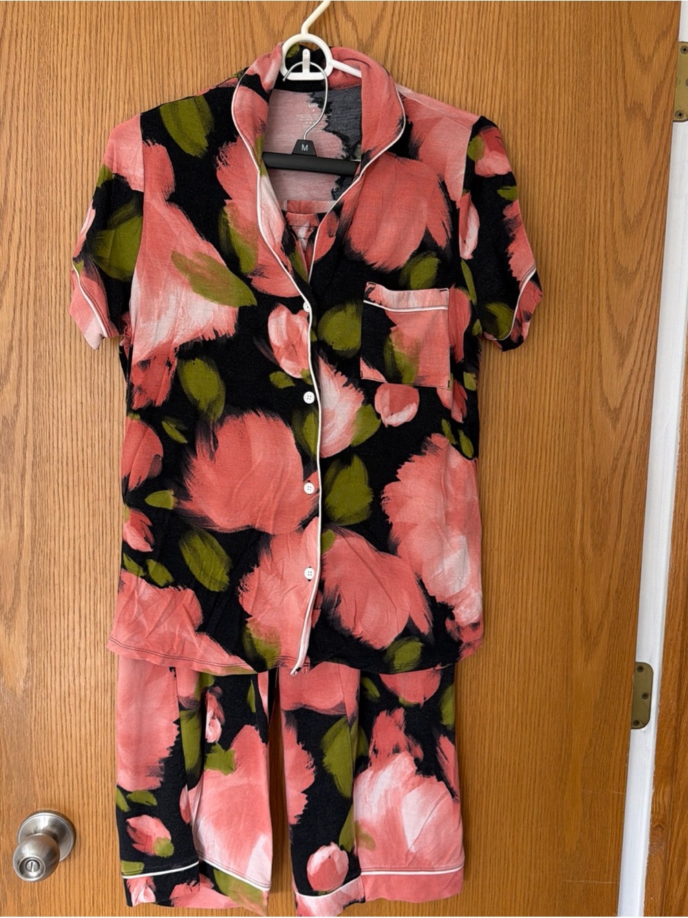 Knix Soft Pajama Set Short Sleeve Cropped Pants Abstract Pink Floral Women’s S
